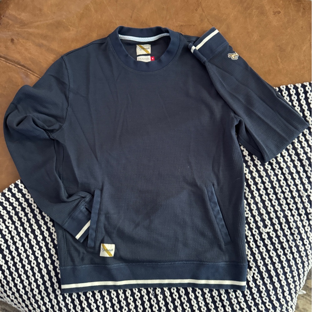 Tracksmith crew neck sweatshirt Size M